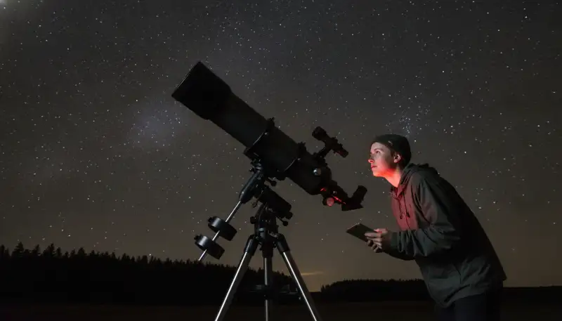 Der Aufstieg der Sterne: Warum das Celestron Finderscope StarPointer gerade alle begeistert